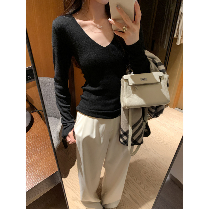 V-neck straight shoulder long sleeve knit top for women - Image 3