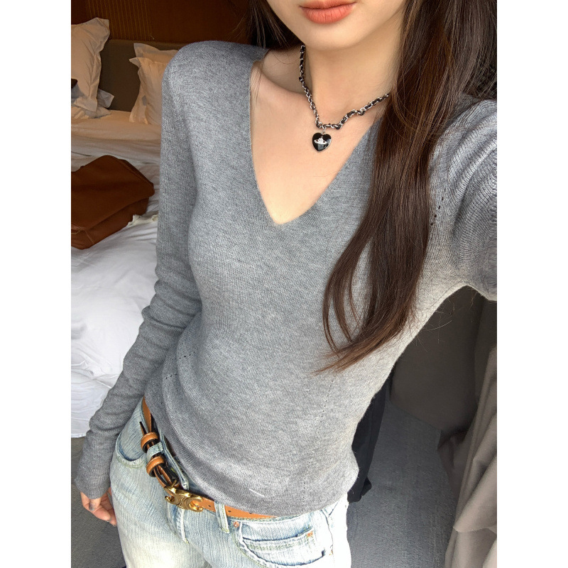V-neck straight shoulder long sleeve knit top for women - Image 5